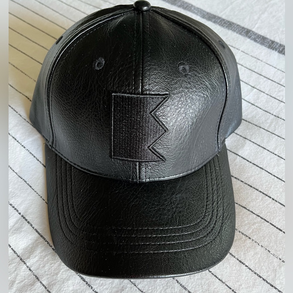 NIB designer Emmy Deveux pleather baseball hat